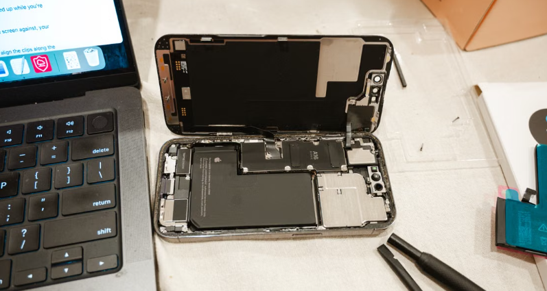 iPhone 11 battery health check at iPhone Deals Nairobi